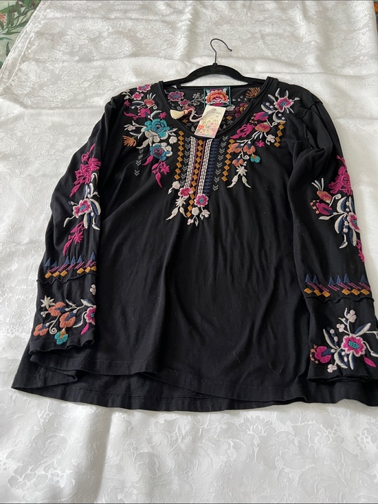 Johnny Was Tops - Johnny Was Embroidered Black Long-Sleeve Women’s Top with Floral Accents